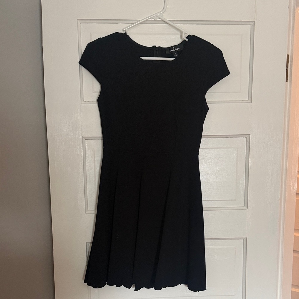 Lulu's Black Cap Sleeve Dress